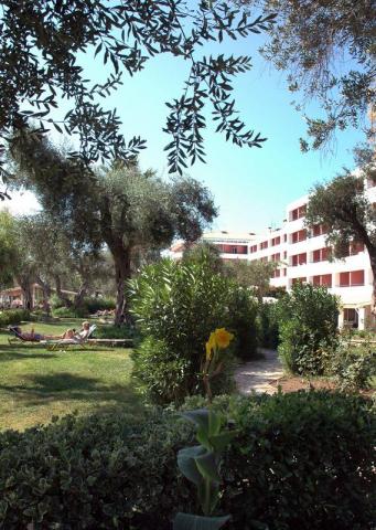 Korfu-Ellea-beach-hotel-zahrada-1120
