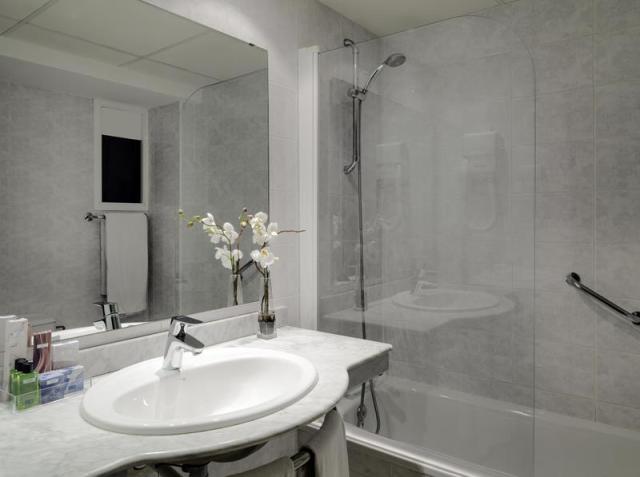 H10Delfin09_BathRoom