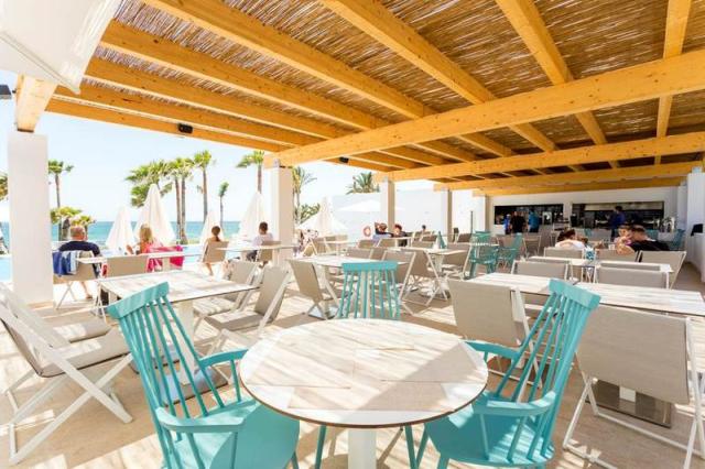 Estival_pool bar_1