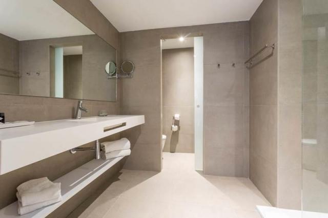 Estival_bathroom_3