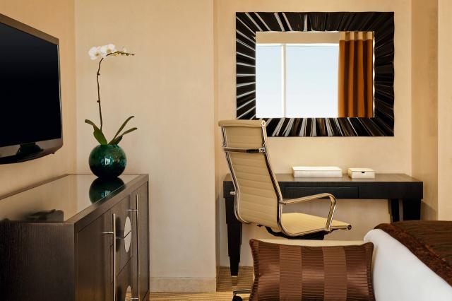 Grosvenor House 8 suites (3)