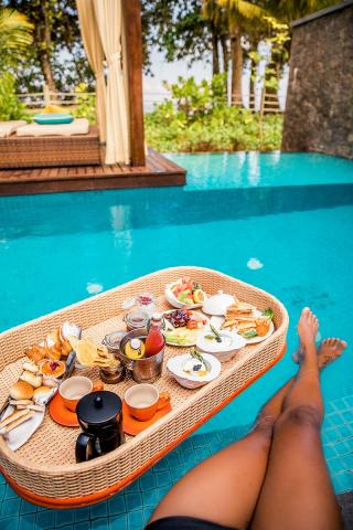 floating breakfast (3)