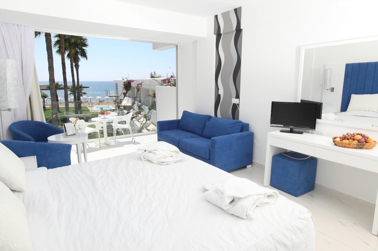the dome beach rooms (2)