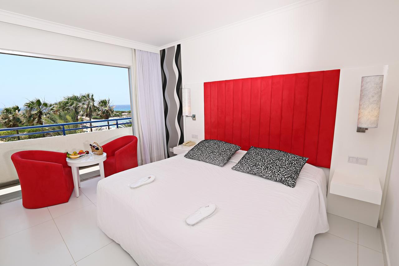 the dome beach rooms (3)