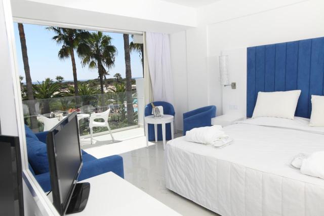 the dome beach rooms (1)