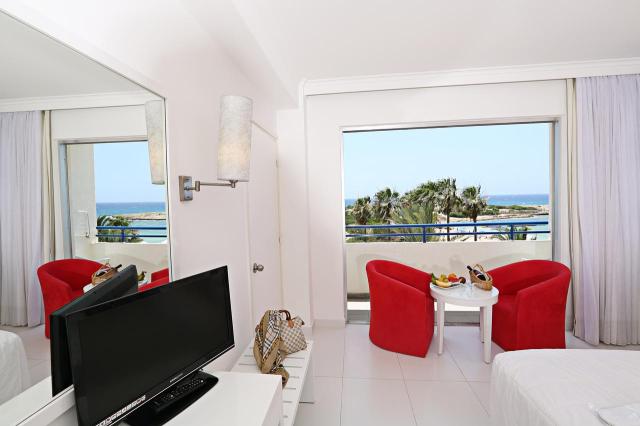 the dome beach rooms (4)