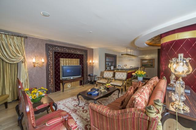 Titanic Mardan Palace Presidential Suite (15).JPG