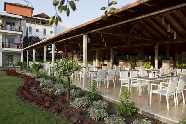 Turecko-Barut-Lara-restaurant-15125