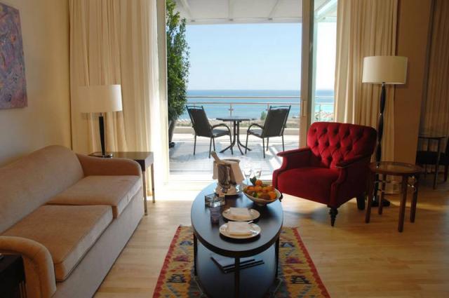 PENTHOUSE SUITE 02