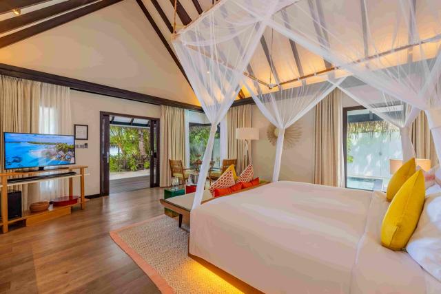 OZEN Life Maadhoo 10 EVpool (3)