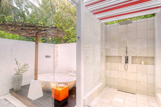 OZEN Life Maadhoo 10 EVpool (4)