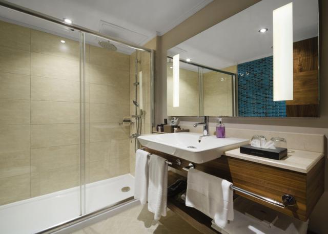 Family Suite 4