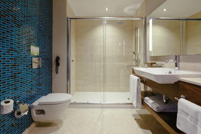 Standard_Room_Bathroom