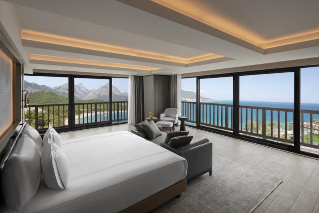 ngp_grandsuiteuniqueseaview01