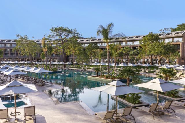 ngp-infinity-pool-02