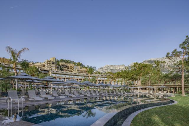 ngp-infinity-pool-09