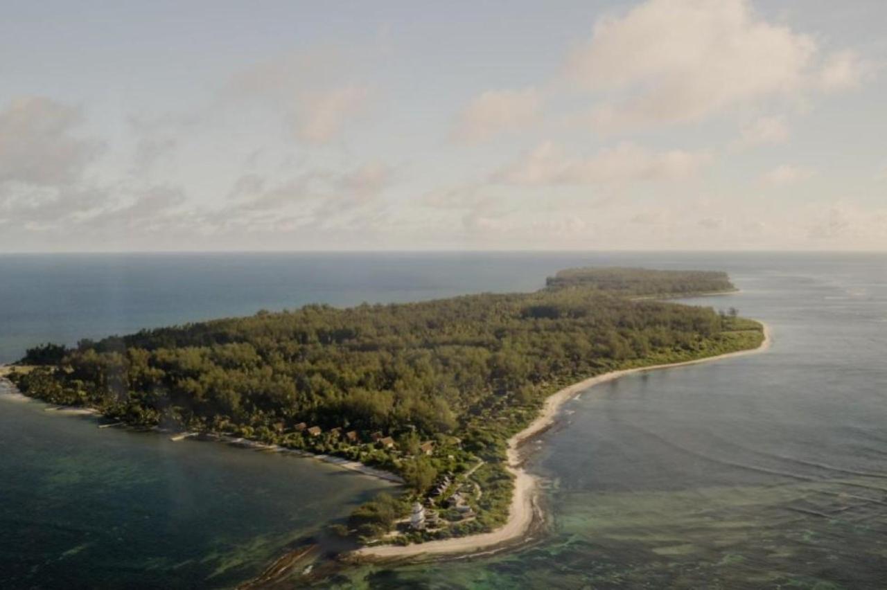 Seychelles at Desroches Island 1 (1)