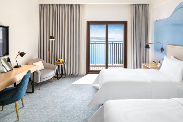 2 Deluxe Seaview Double Bed 2.JPG