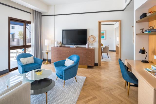 29 Grand Executive Suite 5.JPG