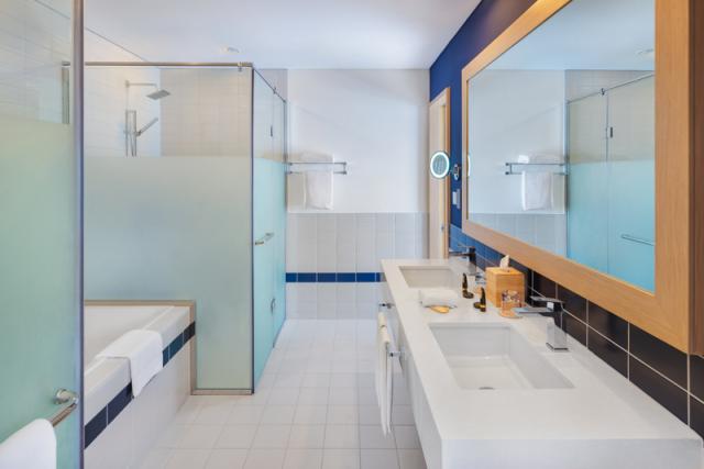 32 Grand Executive Suite 8.JPG