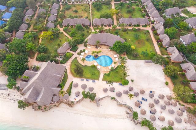 Sandies Baobab Beach 1 (2)