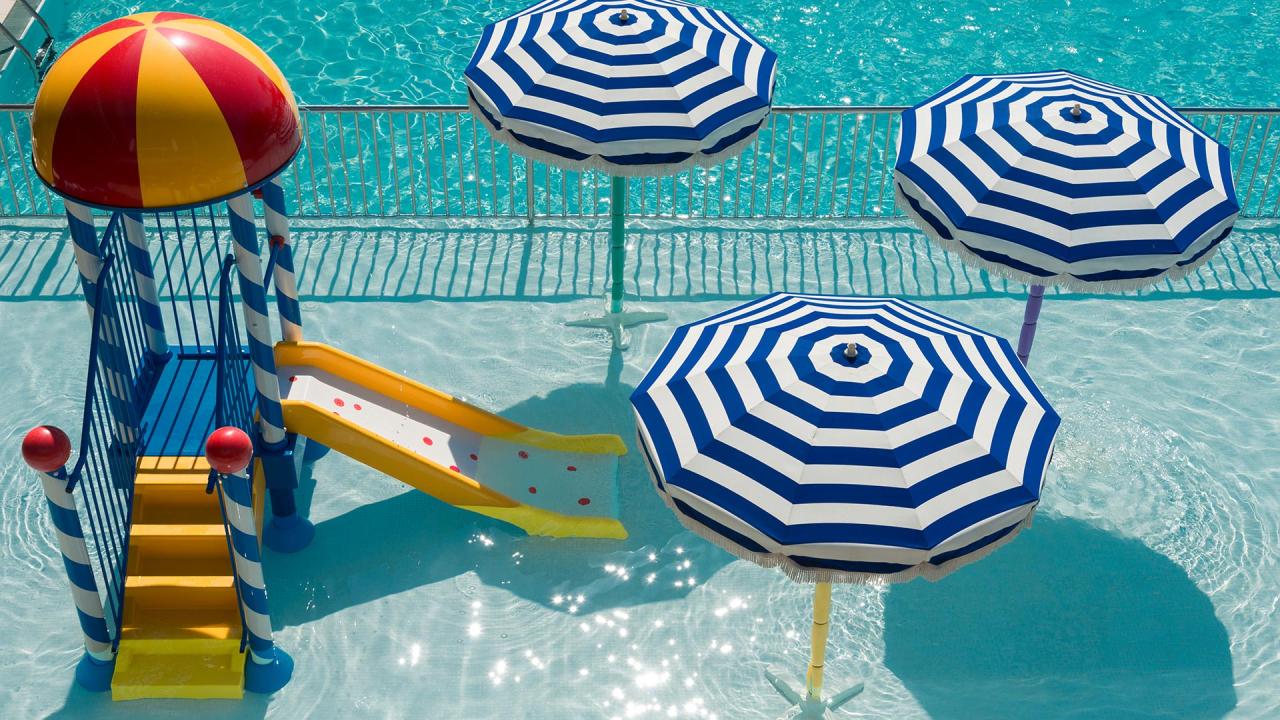 family-pool-3