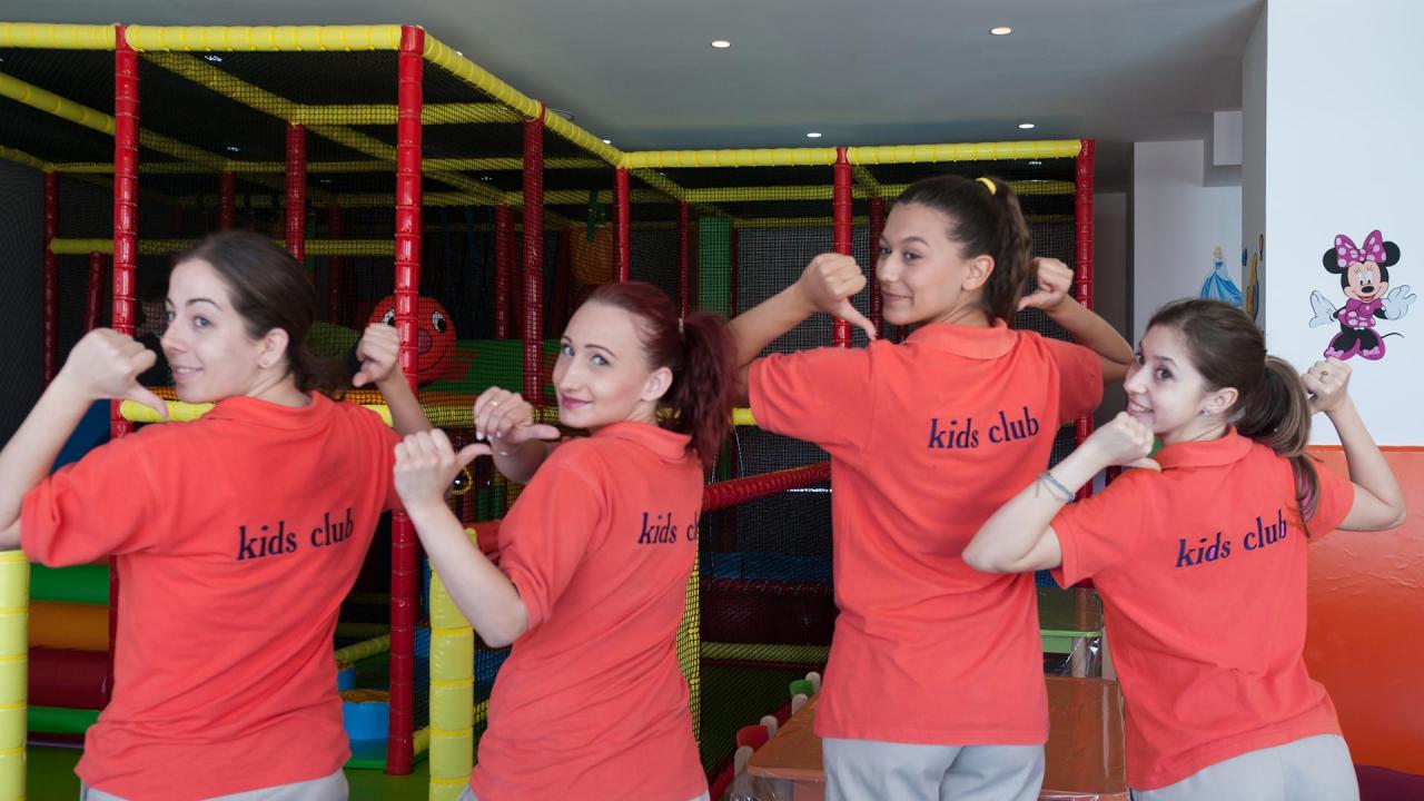 pelican-kids-club-team