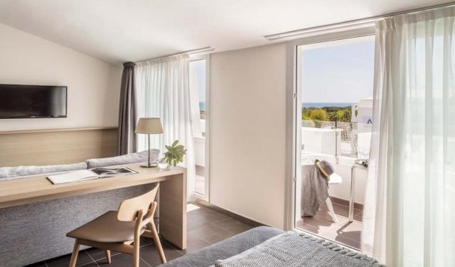 Aquamarina-junior-suite-premium-2023-001