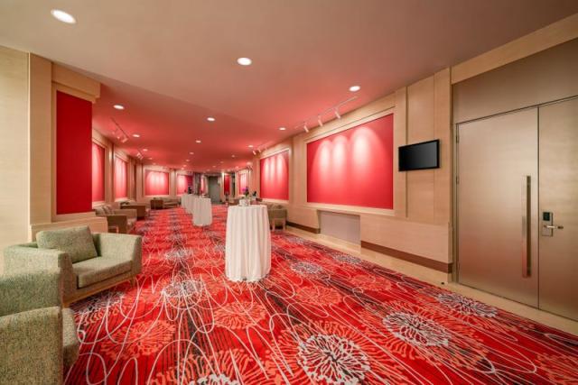 089-K-conference-room_92436396