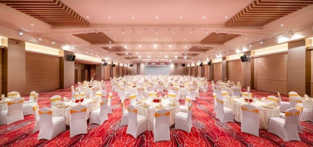 092-K-conference-room_92436401