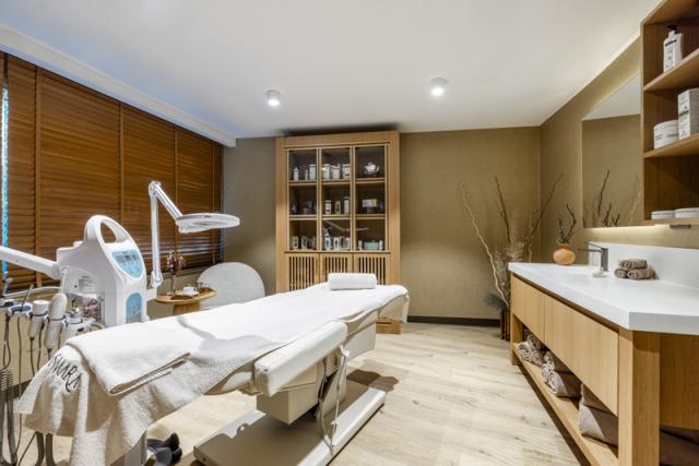 H - FACIAL TREATMENT ROOM - 2