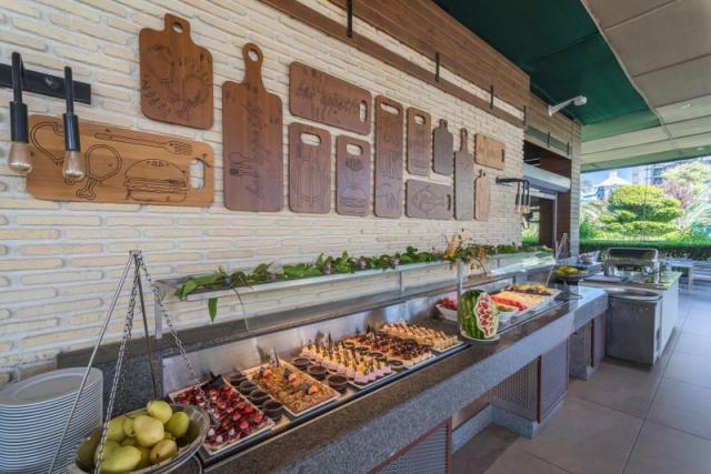 040-R-restaurant_89837479