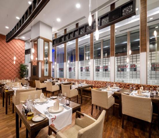 249-R-restaurant_113213452