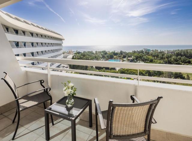 Deluxe sea view 5