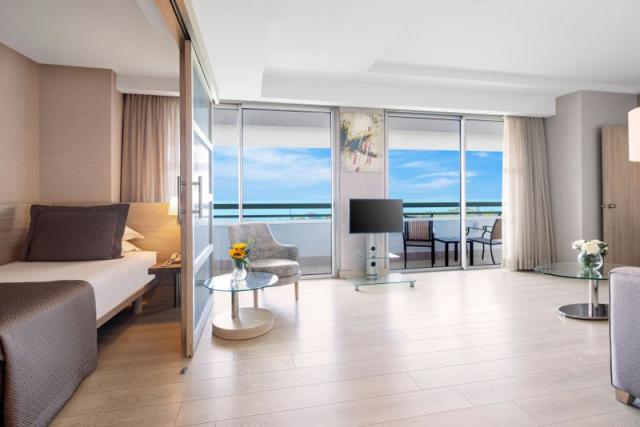 Deluxe family suite 3