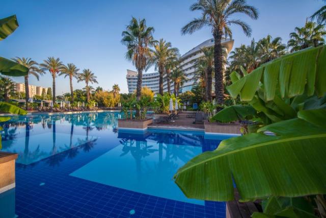 004-P-pool_89837343