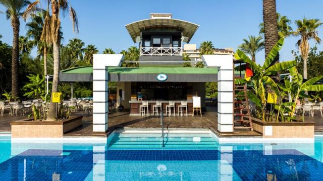 163-P-pool_113213321