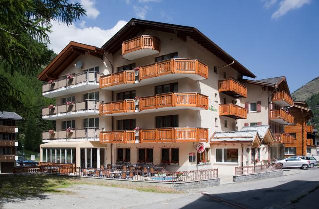 Hotel Monte Moro.JPG