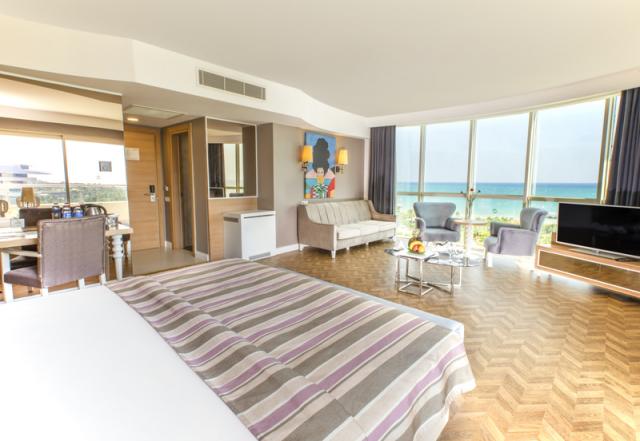 JACUZZI-SUITE_2.JPG