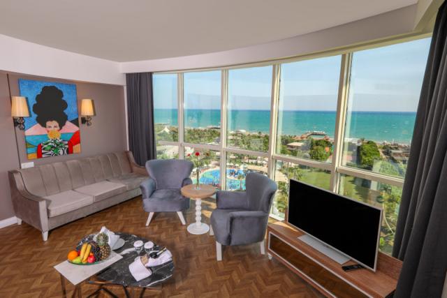 JACUZZI SUITE_3.JPG