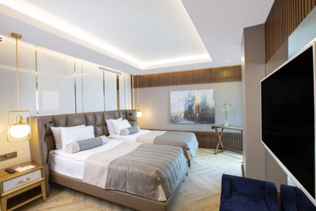 KING SUITE_5.JPG