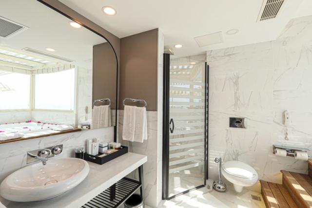 SKY SUITE_5.JPG