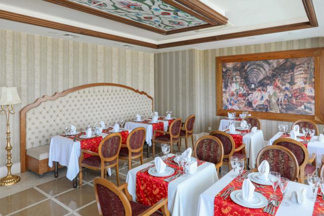 LALEZAR-ALA-CARTE-RESTAURANT_2.JPG