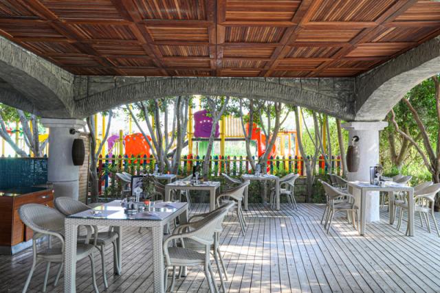 ROBINS-SNACK-RESTAURANT_2.JPG