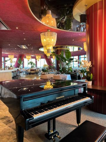 7.  ROUGE ROOF A la Carte