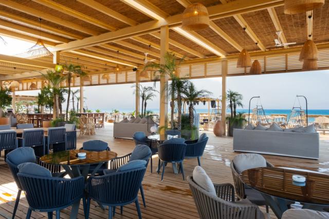 2. BREEZE BEACH CLUB
