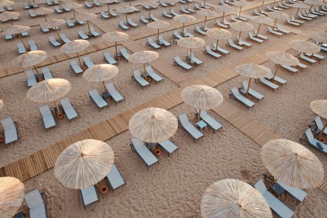 6. BREEZE BEACH CLUB