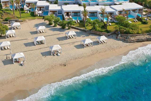 Amirandes-Villas-on-the-beach-with-dramatic-views