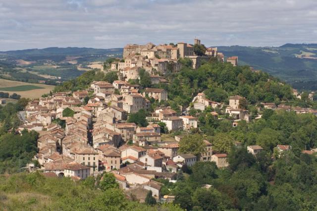 Cordes-sur-Ciel_shutterstock_29049148