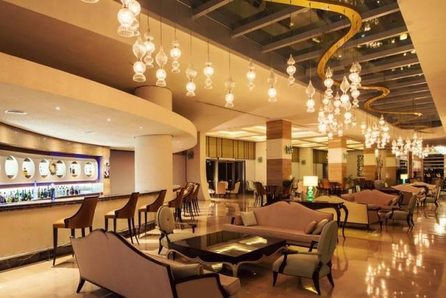 Titanic-resort-beach-lobby-1545